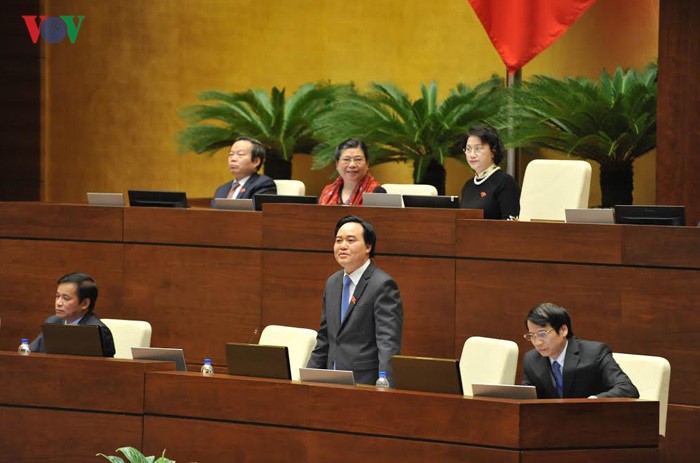 Избиратели Вьетнама высоко оценили ответы министра образования на запросы депутатов парламента - ảnh 1