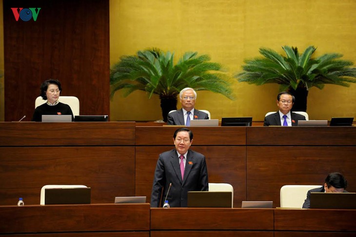 Депутаты парламента Вьетнама сделали главе МВД запросы относительно кадровой работы - ảnh 1