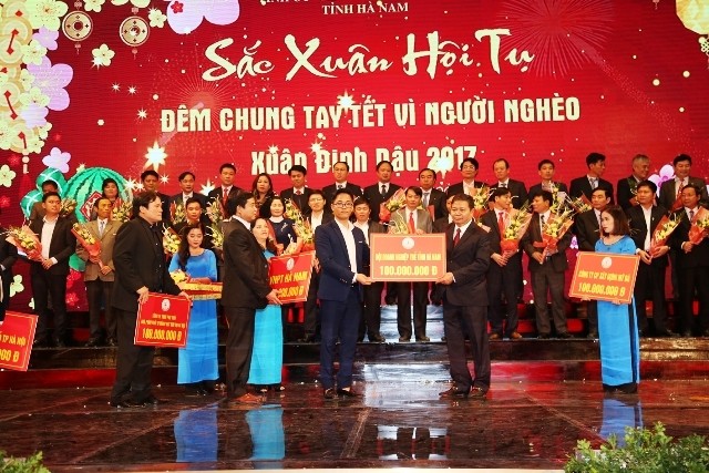 Во многих районах Вьетнама состоялись различные мероприятия в поддержку малоимущих - ảnh 1