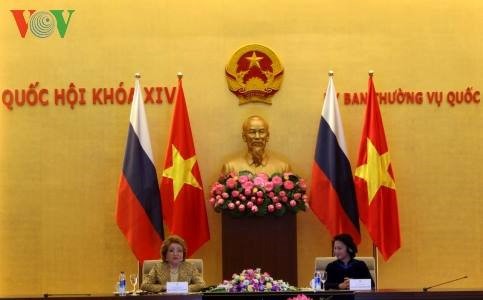 В Ханое прошла беседа по развитию партнёрства между районами Вьетнама и России - ảnh 1