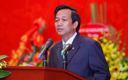 Два члена правительства Вьетнама ответили на запросы депутатов парламента - ảnh 1