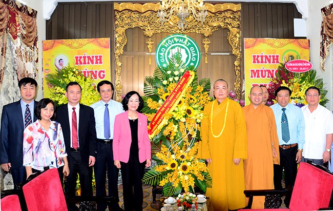 Заведующая Отделом ЦК КПВ по работе с народными массами посетила Вьетнамскую буддийскую сангху - ảnh 1