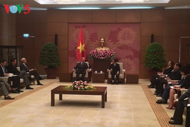 Укрепляются отношения между высшими законодательными органами Вьетнама и США - ảnh 1
