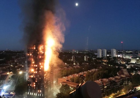 Пожар в жилом доме в Лондоне: информации о пострадавших гражданах СРВ нет - ảnh 1
