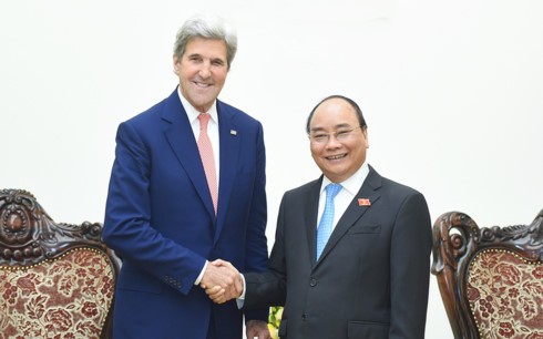 Премьер Вьетнама принял бывшего госсекретаря США Джона Керри - ảnh 1