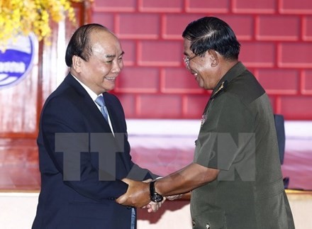 Вьетнамо-камбоджийские отношения: полвека солидарности и дружбы - ảnh 1