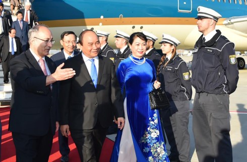 Премьер Вьетнама прибыл в Германию с визитом для участия в саммите G20 - ảnh 1