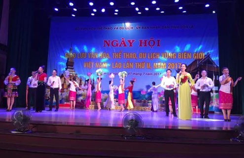 Завершился праздник культуры, спорта и туризма пограничных районов Вьетнама и Лаоса 2017 - ảnh 1