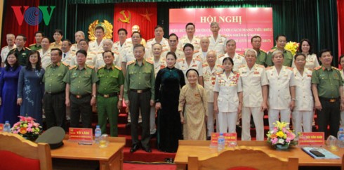 Во Вьетнаме чествованы представители народной милиции, имеющие заслуги перед Отечеством - ảnh 1