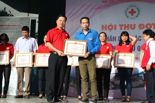 Красный крест Вьетнама объявил о старте программы оказания помощи пострадавшим от наводенения - ảnh 1