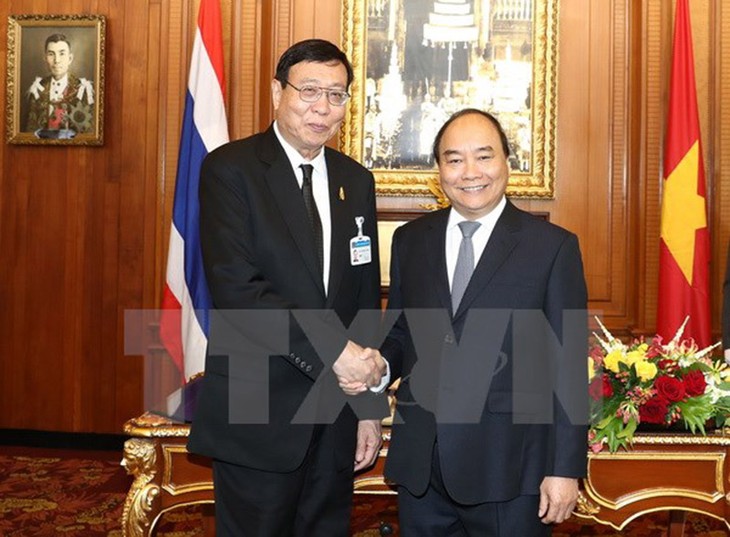 Премьер Вьетнама встретился с главой Тайного совета при короле Таиланда - ảnh 2