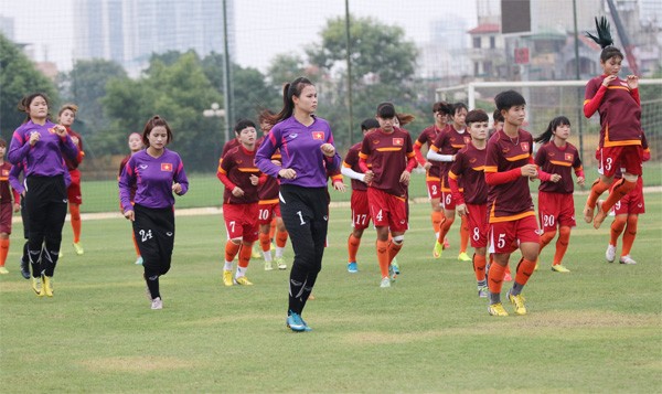 Женская сборная Вьетнама по футболу завершила подготовку к финальному турниру Чемпионата Азии - ảnh 1