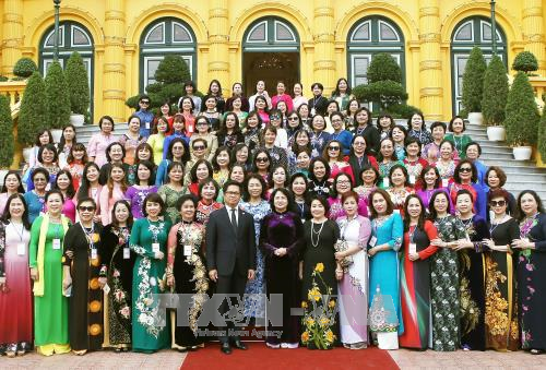 Данг Тхи Нгок Тхинь встретилась с лучшими женщинами-бизнесменами - ảnh 1