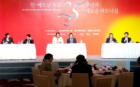 В Ханое состоялся вьетнамо-южнокорейский экономический форум - ảnh 1