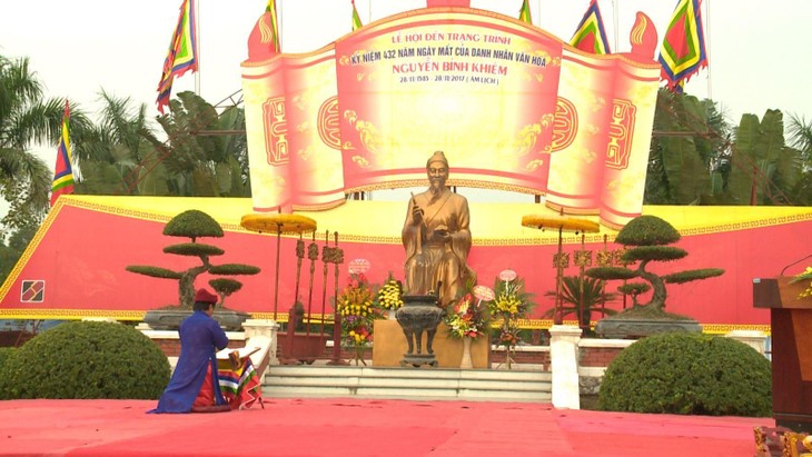 Во Вьетнаме отметили 432-ю годовщину со дня смерти известного деятеля культуры Нгуен Бинь Кхиема - ảnh 1