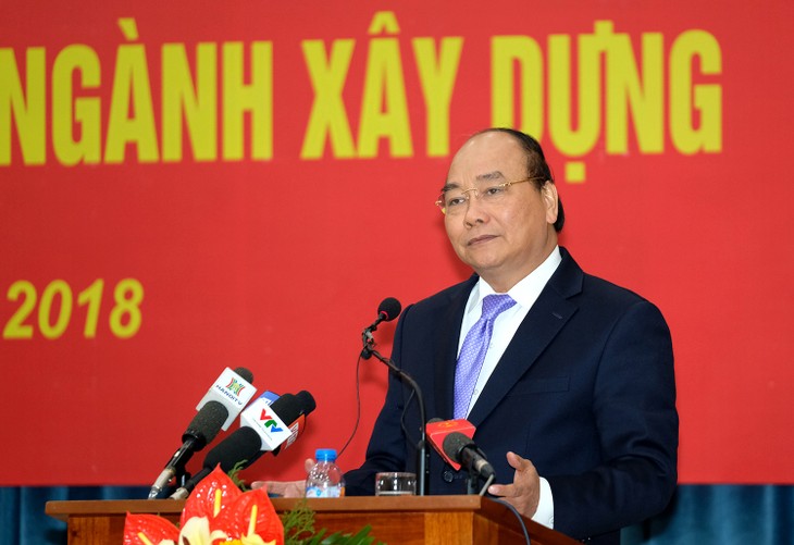 Премьер Вьетнама принял участие в итоговой конференции Министерства строительства - ảnh 1