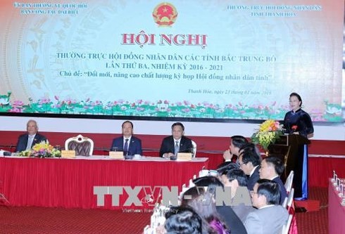 В г.Тханьхоа прошла конференция народных советов провинций северной части Центрального Вьетнама - ảnh 1