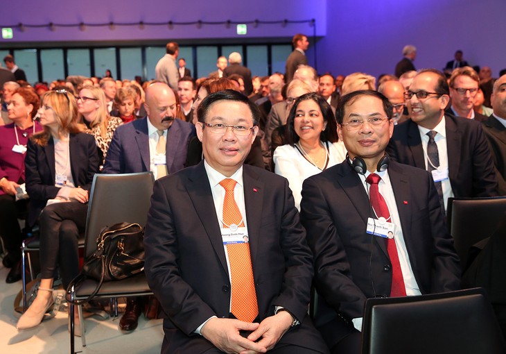 Вице-премьер СРВ принял участие в мероприятиях в рамках Всемирного экономического форума - ảnh 1