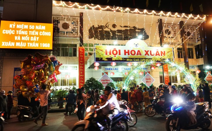 По всему Вьетнаму состоялись разнообразные мероприятия, посвященные партии и Тэту 2018 - ảnh 1