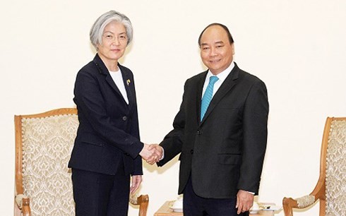 Премьер Вьетнама принял министра иностранных дел Республики Корея - ảnh 1