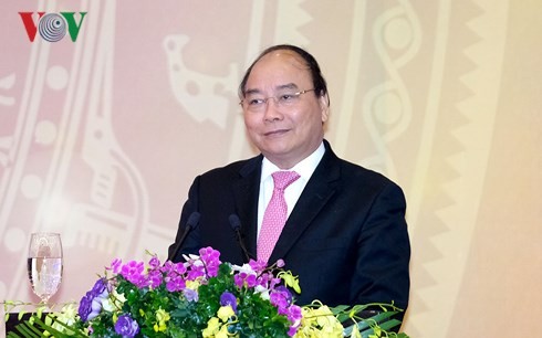 Премьер Вьетнама принял участие в 10-й встрече с инвесторами в провинции Нгеан - ảnh 1