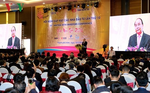 Премьер Вьетнама принял участие в 10-й встрече с инвесторами в провинции Нгеан - ảnh 2