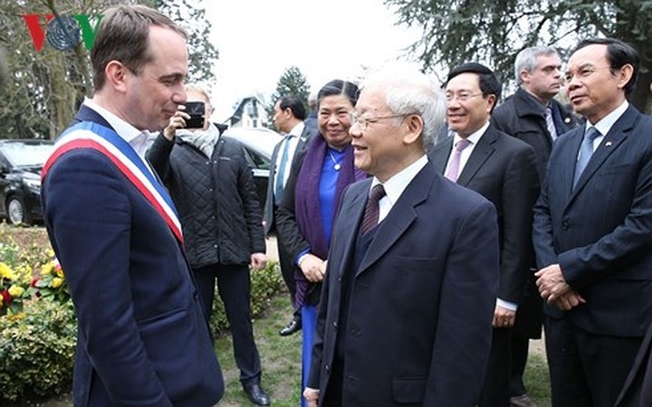 Генсек ЦК КПВ Нгуен Фу Чонг прибыл во Францию с официальным визитом - ảnh 2