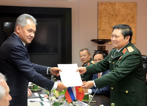 Вьетнам и Россия активизируют военное сотрудничество - ảnh 1