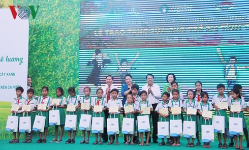 Нгуен Тхи Ким Нган приняла участие в церемонии посадки деревьев в провинции Камау - ảnh 2