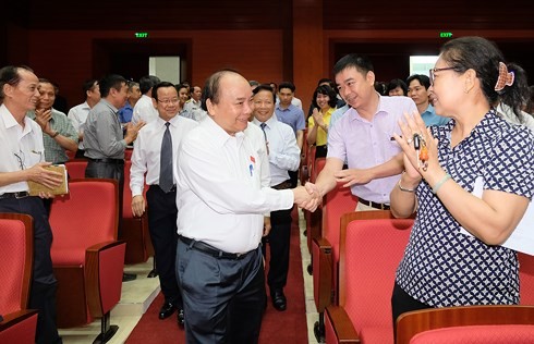 Премьер Вьетнама встретился с избирателями города Хайфона - ảnh 1