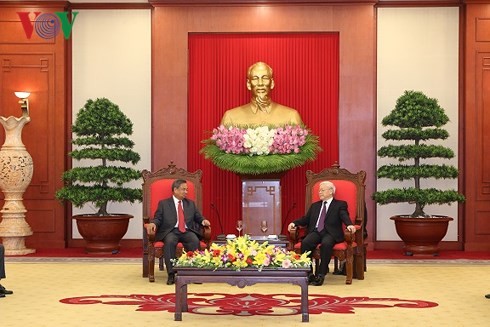 Вьетнам и Лаос стремятся непрерывно укреплять и развивать двусторонние отношения - ảnh 1