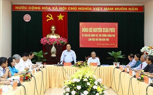 Премьер Вьетнама провел рабочую встречу с руководством провинции Контум - ảnh 1