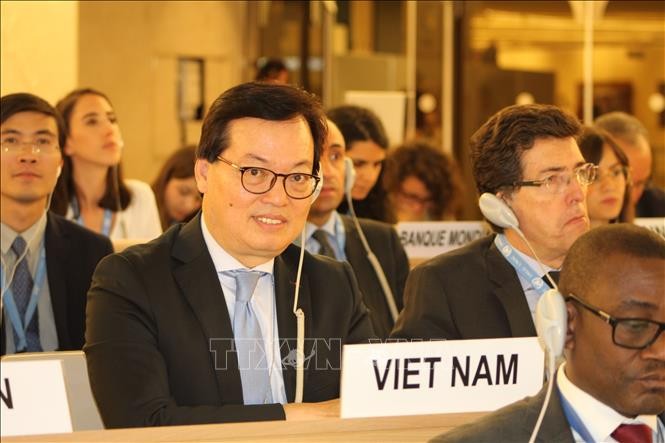 Вьетнам внес активный вклад в работу 17-го саммита Франкофонии - ảnh 1