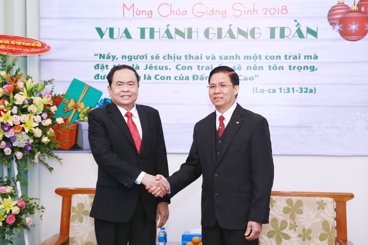 Глава Отечественного фронта Вьетнама Чан Тхань Ман поздравил с  Рождеством - ảnh 2