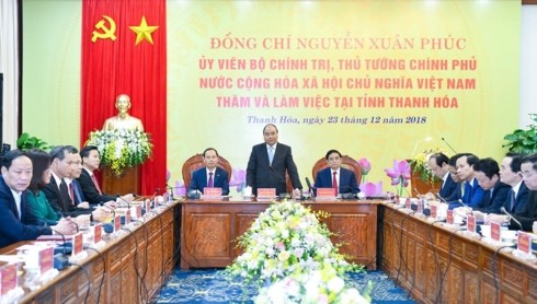 Премьер Вьетнама Нгуен Суан Фук провёл рабочую встречу с руководством провинции Тханьхоа  - ảnh 1