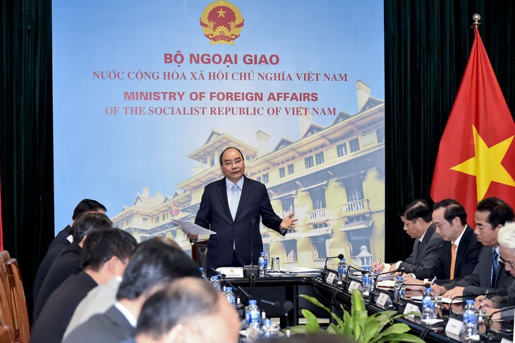 Нгуен Суан Фук: необходимо активизировать продвижение имиджа Вьетнама по случаю второго саммита США-КНДР - ảnh 1