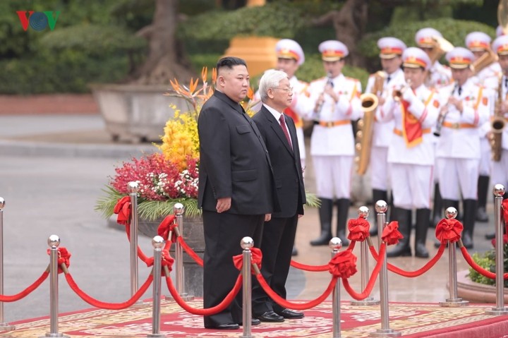 Генсек ЦК КПВ, президент СРВ Нгуен Фу Чонг провел переговоры с лидером КНДР Ким Чен Ыном - ảnh 1