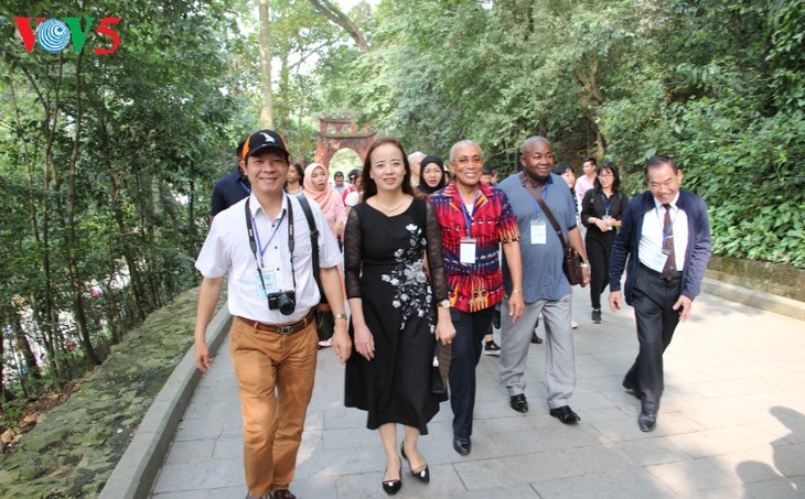 Международная дружеская встреча по случаю весны 2019 в храмовом комплексе королей Хунгов - ảnh 4
