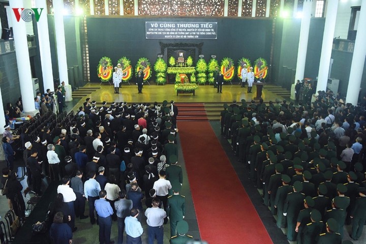 Во Вьетнаме прошла церемония прощания с генерал-лейтенантом Донг Ши Нгуеном - ảnh 1
