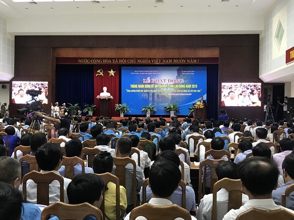 Во Вьетнаме стартовал Месяц действий по безопасности и гигиене труда 2019 года - ảnh 1
