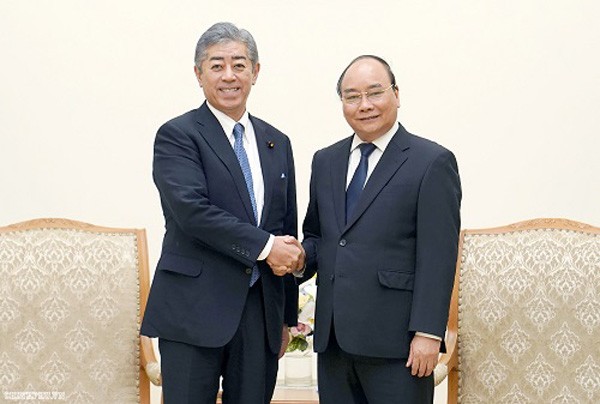 Премьер Вьетнама принял министра обороны Японии - ảnh 1
