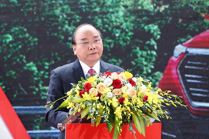 Премьер Вьетнама: Vinfast должен активно взаимодейстовать с вьетнамскими производителями автомобилей - ảnh 1