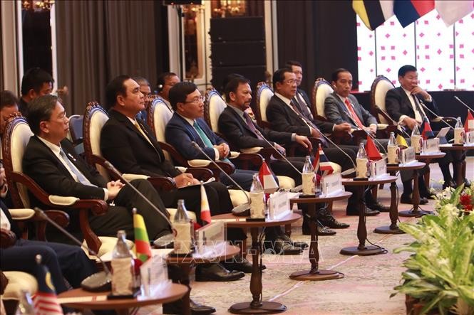 Высокопоставленные руководители АСЕАН встретились в кулуарах 34-го саммита АСЕАН - ảnh 1