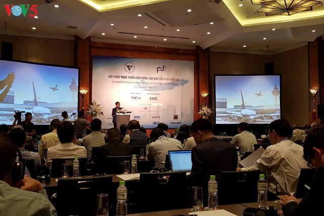 Вьетнам устойчиво развивает международные аэропорты страны - ảnh 1