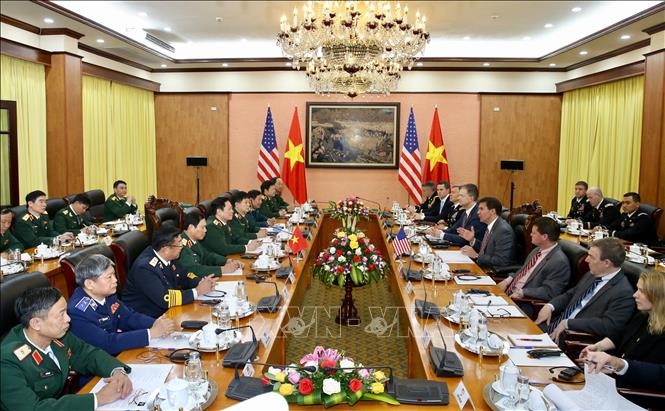 Министр обороны США находится во Вьетнаме с официальным визитом - ảnh 2