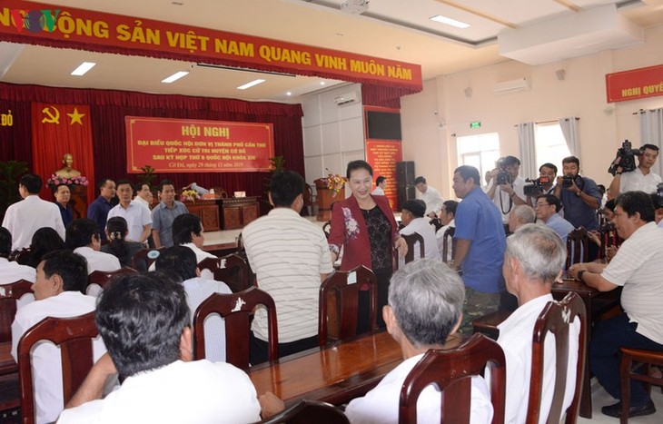 Нгуен Тхи Ким Нган встретилась с избирателями в районе Нинькиеу и уезде Кодо г.Кантхо - ảnh 1