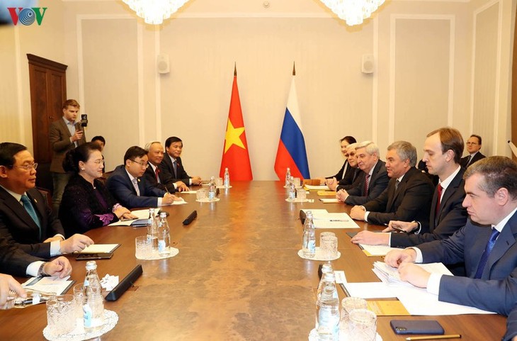 Политическое доверие способствует развитию вьетнамо-российских и вьетнамо-белорусских отношений - ảnh 1