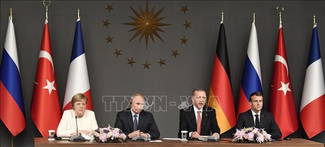 Лидеры России, Франции и Германии обсудили по телефону ситуацию в Сирии - ảnh 1
