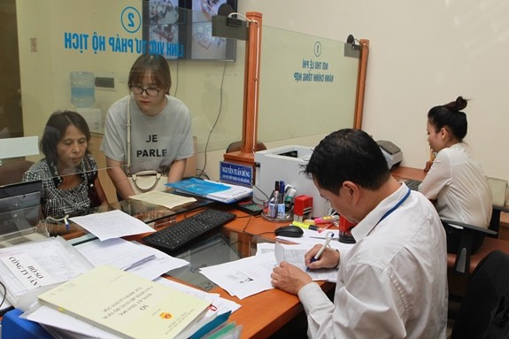 Вьетнам проводит административную реформу для улучшения бизнес-климата - ảnh 1
