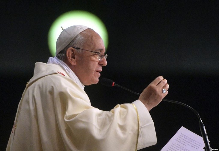 Папа Римский призвал мир сплотиться на фоне пандемии коронавируса - ảnh 1